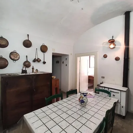 Stanza Del Tempo A Navelli